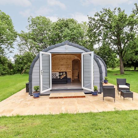 Meadow Lodge Berrys Place Farm Gloucester Buitenkant foto